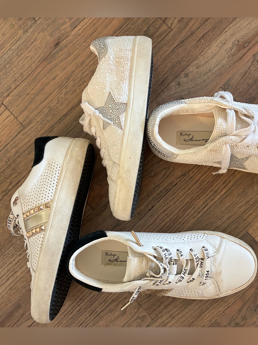 Vintage Havana 2 pairs Pearl White and Gold Stud Women's Low-Top Sneakers